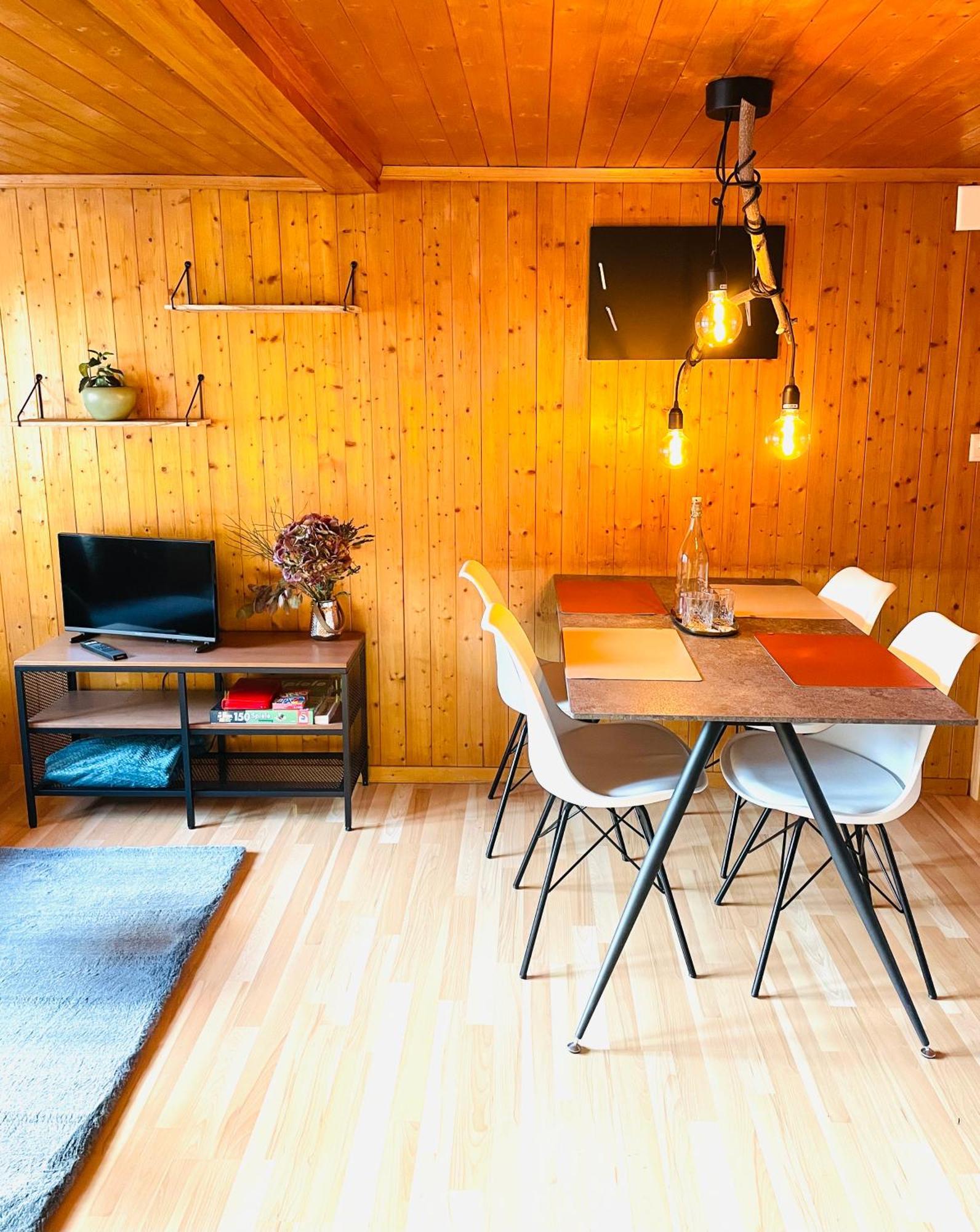 Charming, Well-Equipped Alpine Apartment 坎德施泰格 外观 照片